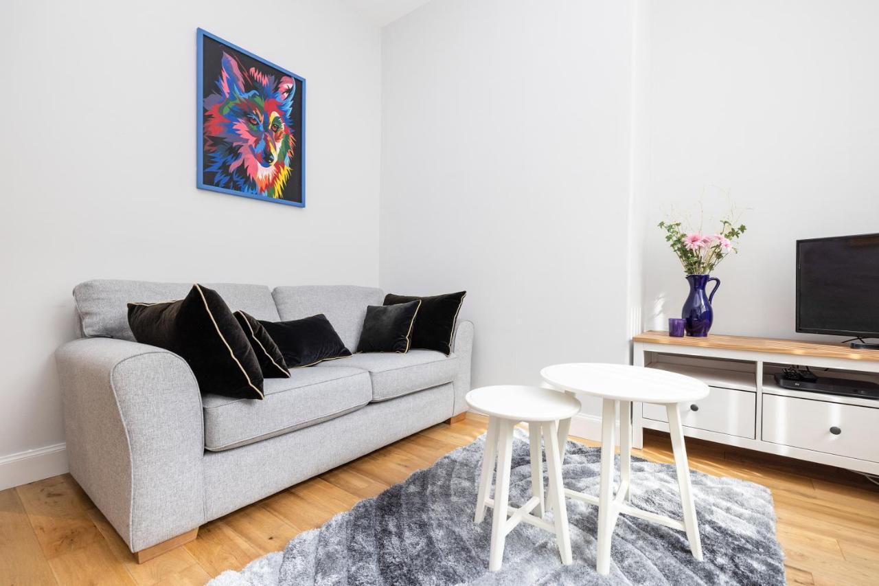 פיבלס Cosy Town Centre Cottage מראה חיצוני תמונה