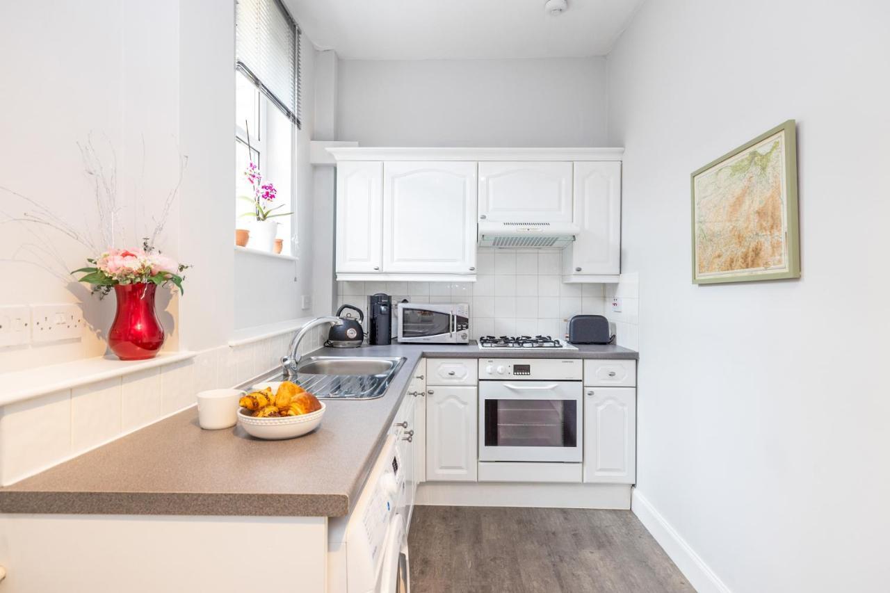 פיבלס Cosy Town Centre Cottage מראה חיצוני תמונה